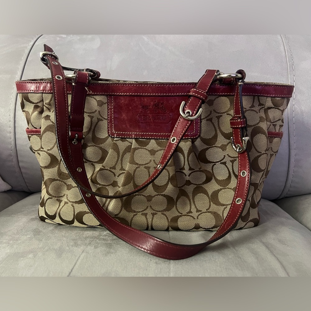 Coach shoulder bag - Picture 2 of 11